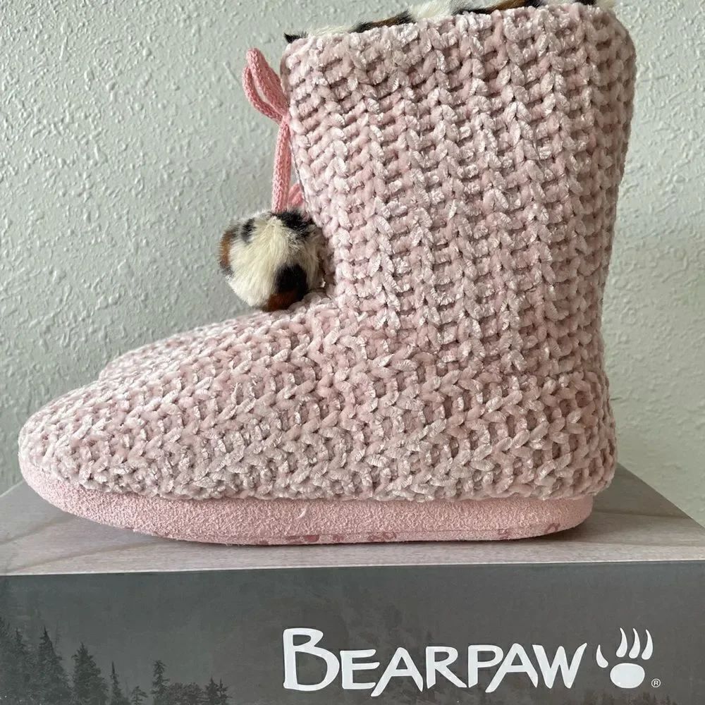NIB BearPaw Pink Josephine Slipper Booties Size S